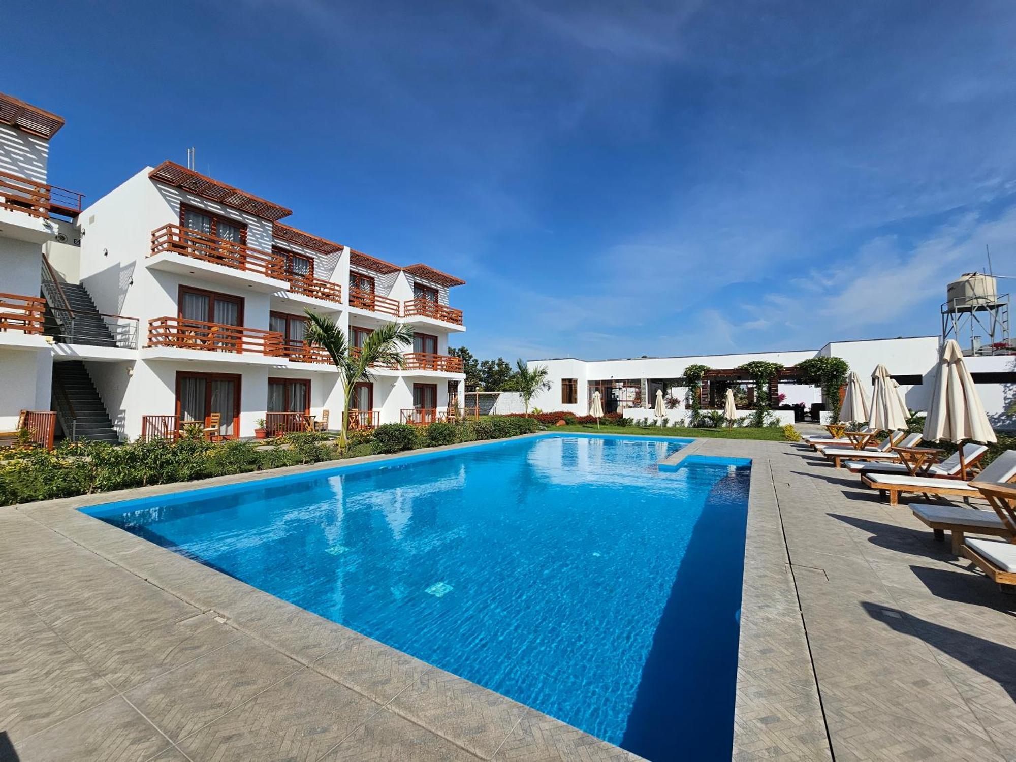 Hotel La Colina Серро-Прието Экстерьер фото